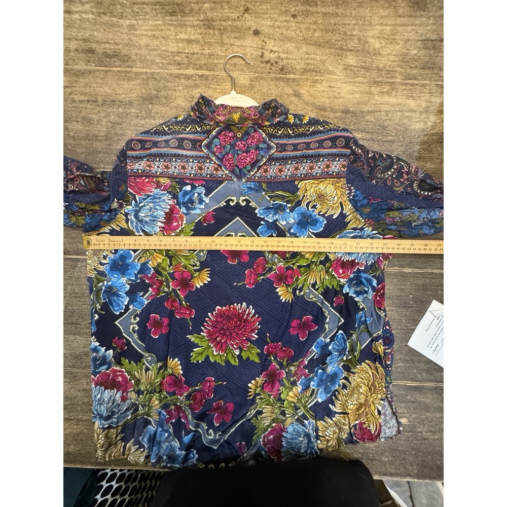 John Mark women's mixed-print button-front tunic‎ Size Large Silky Floral Boho - Picture 8 of 10